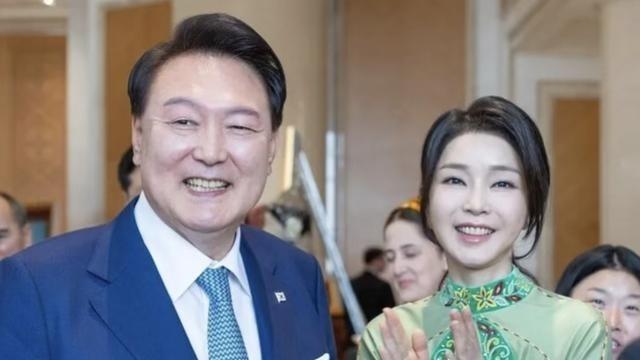 尹锡悦夫妇可能迎来大结局，这几天，他们俩人先后都出席了庭审。尽管他们都已经否认了