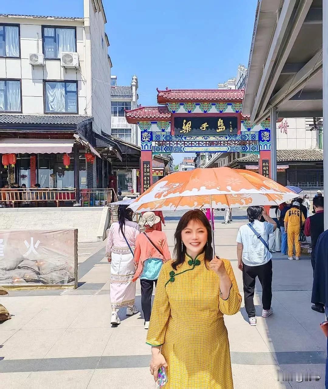 时光匆匆，
转眼间，
节已过，
春已走！
今日立夏，
立在“当下”！
所以，
我