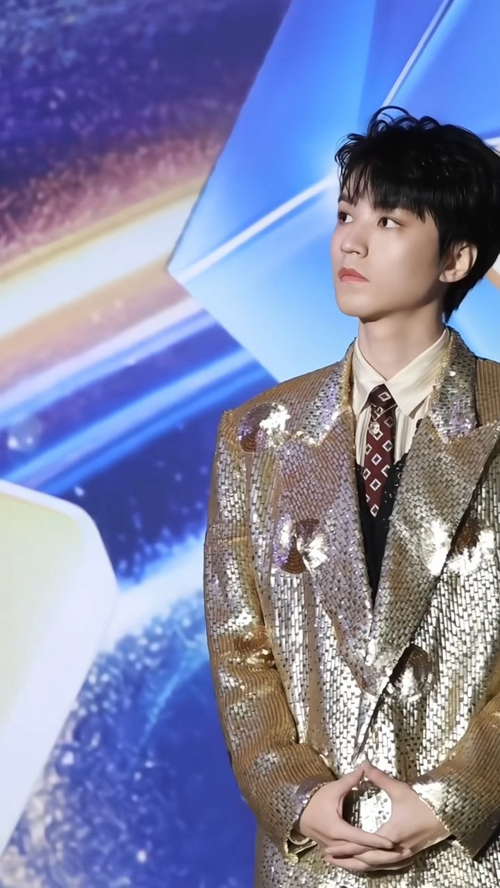 王俊凯丨凯皇闪爆全场👑✨ 王俊凯工作室出图 王俊凯完全superstar