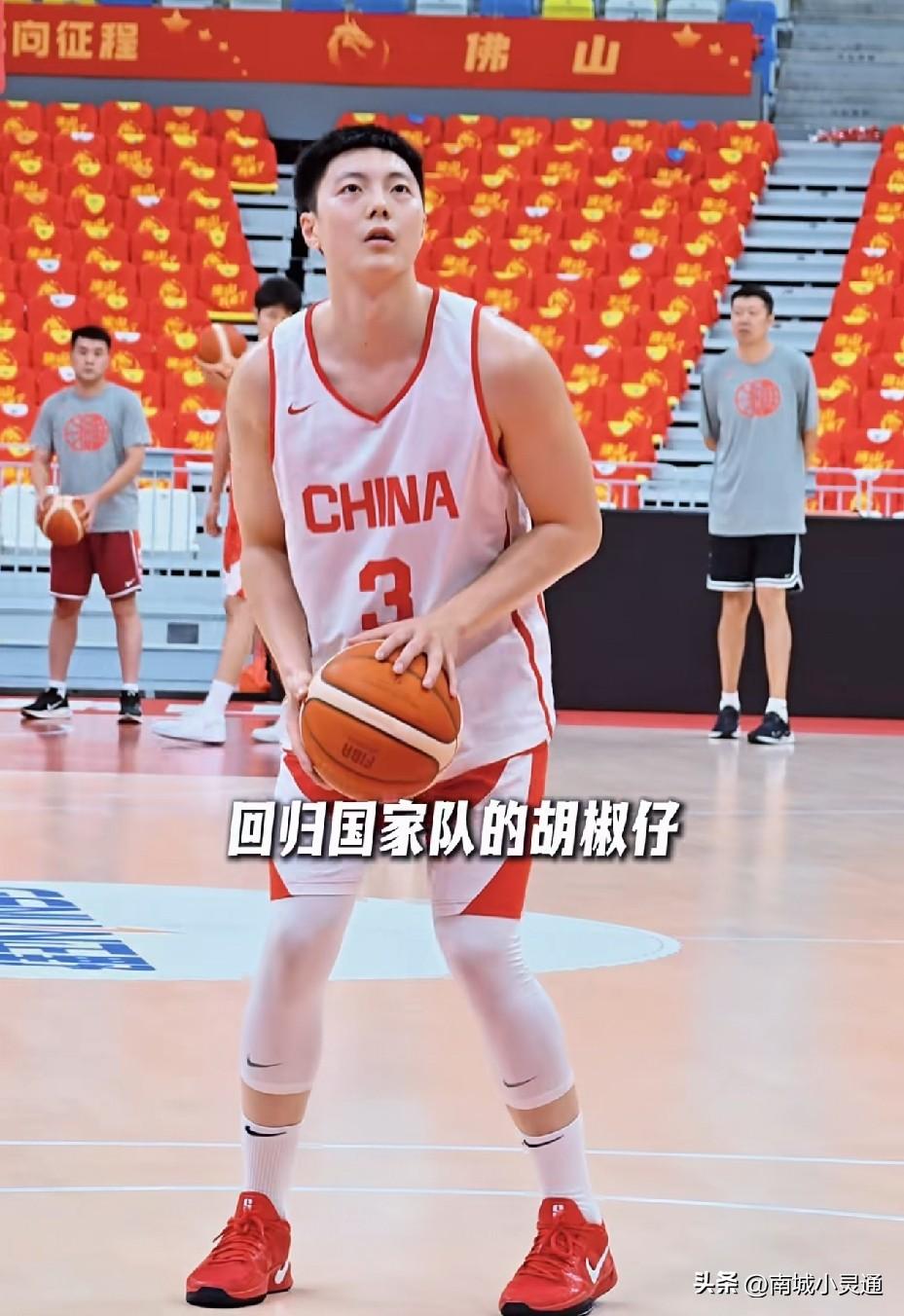 胡明轩铁定出场迎战，今晚中国男篮热身赛对阵乌拉圭男篮，乌拉圭队全主力阵容出战，中