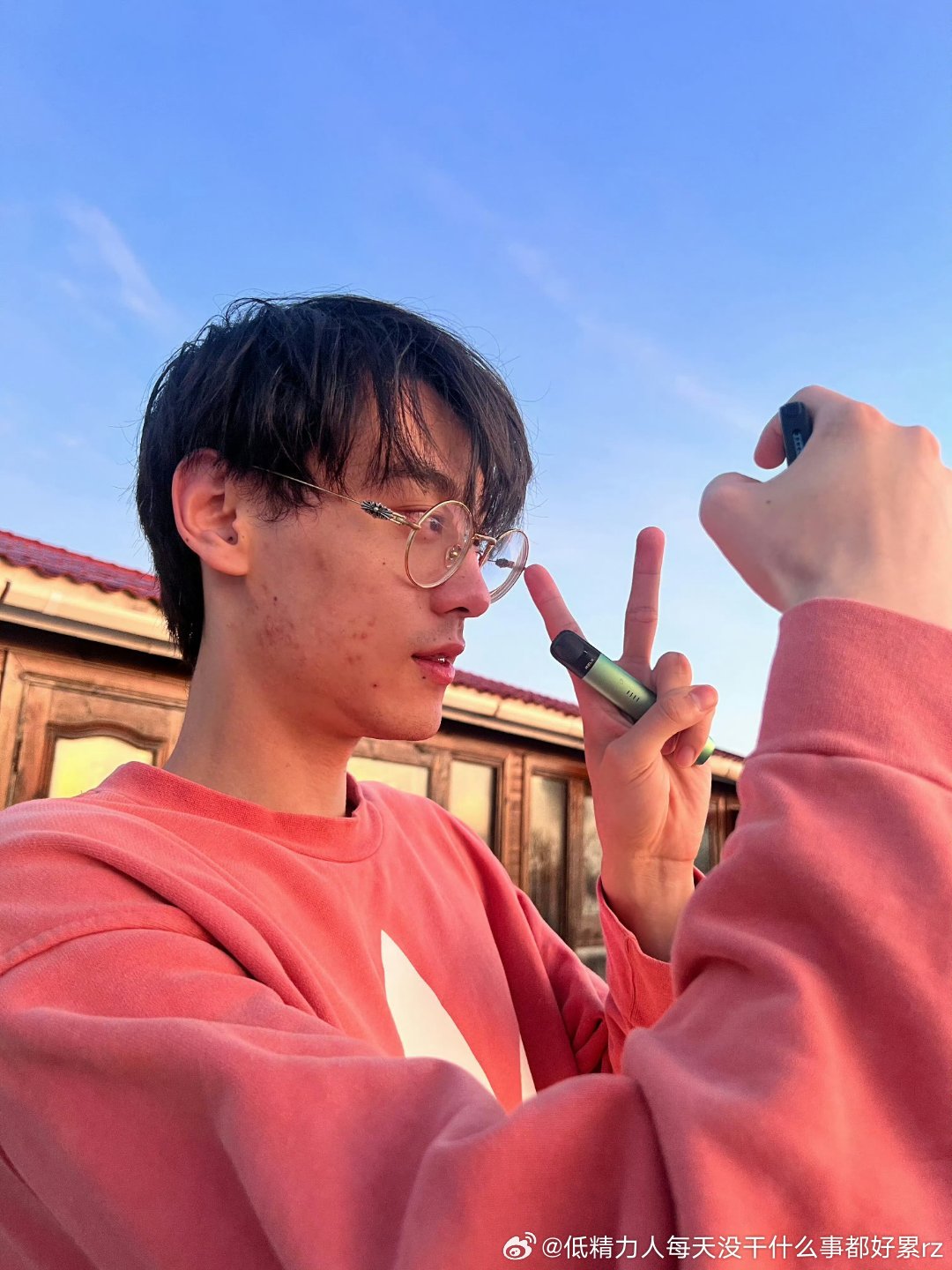 谁觉得九成美发了张田栩宁的坑坑洼洼素颜照片能抢白玉兰热度啊网红和没几个人认识的娃