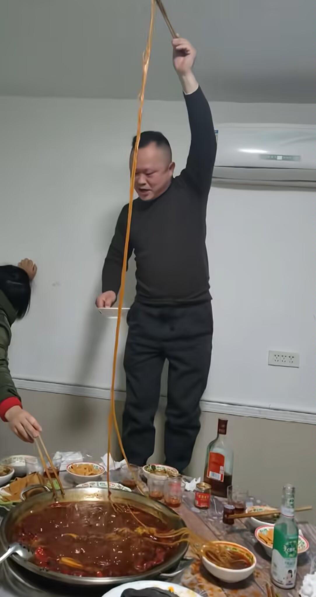 老板，是不是应该上把剪刀？