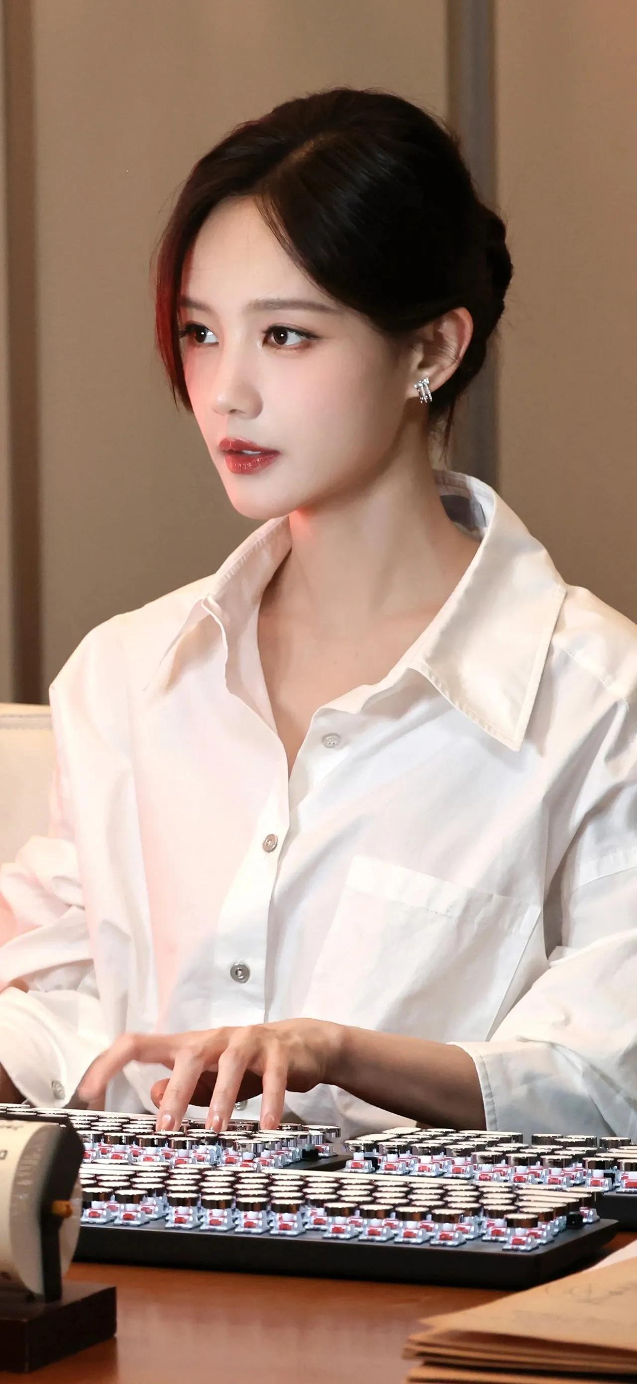 过去的，过不去的，最后都会过去。那些你想不通，看不透，理不清，忘不掉，放不下的往