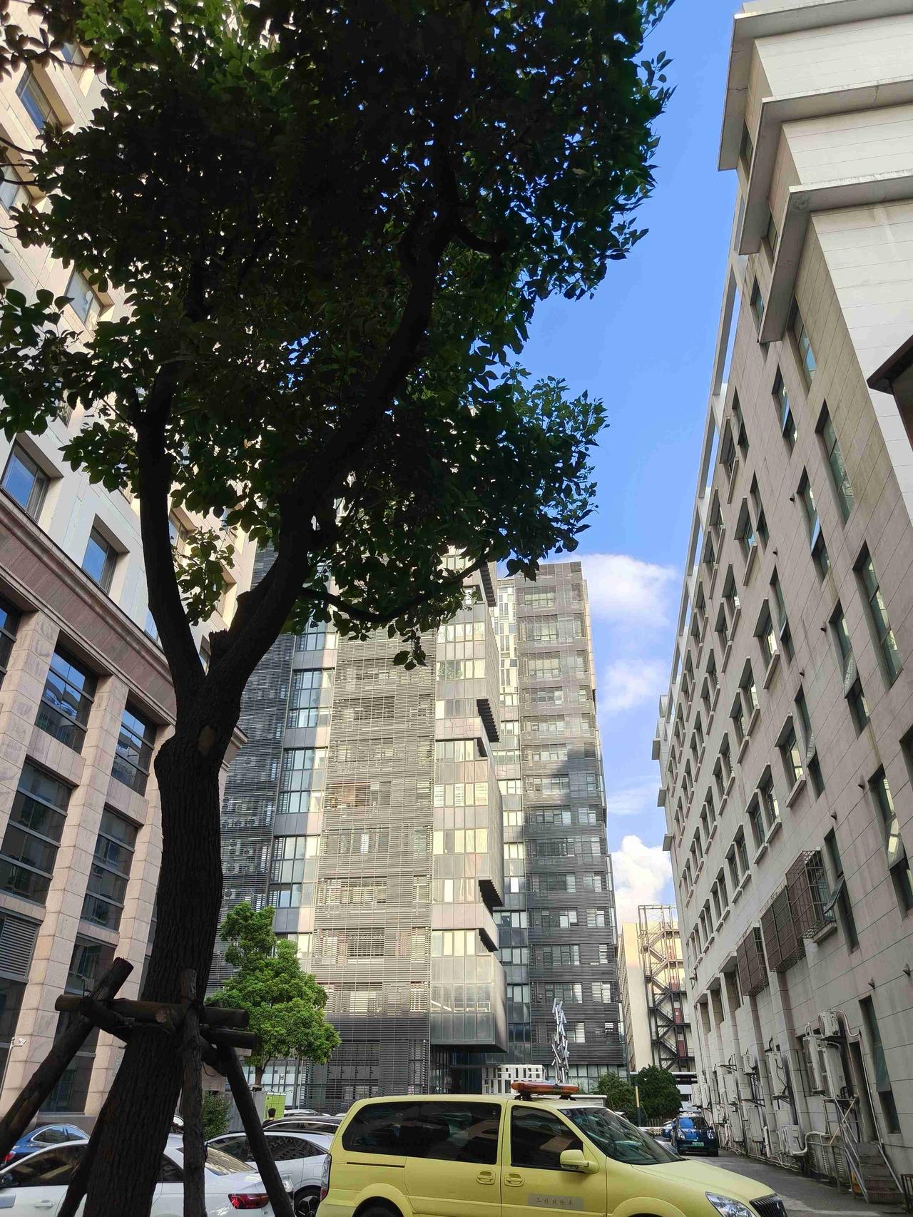 我的今日状态：😁轻松愉快
我这里的天气：🌤️多云
