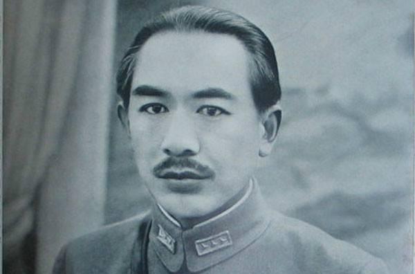 盛世才离开大陆逃往台湾，岳父一家十一口人诡异遭害，墙壁上出现二十年冤仇一夜清算暗