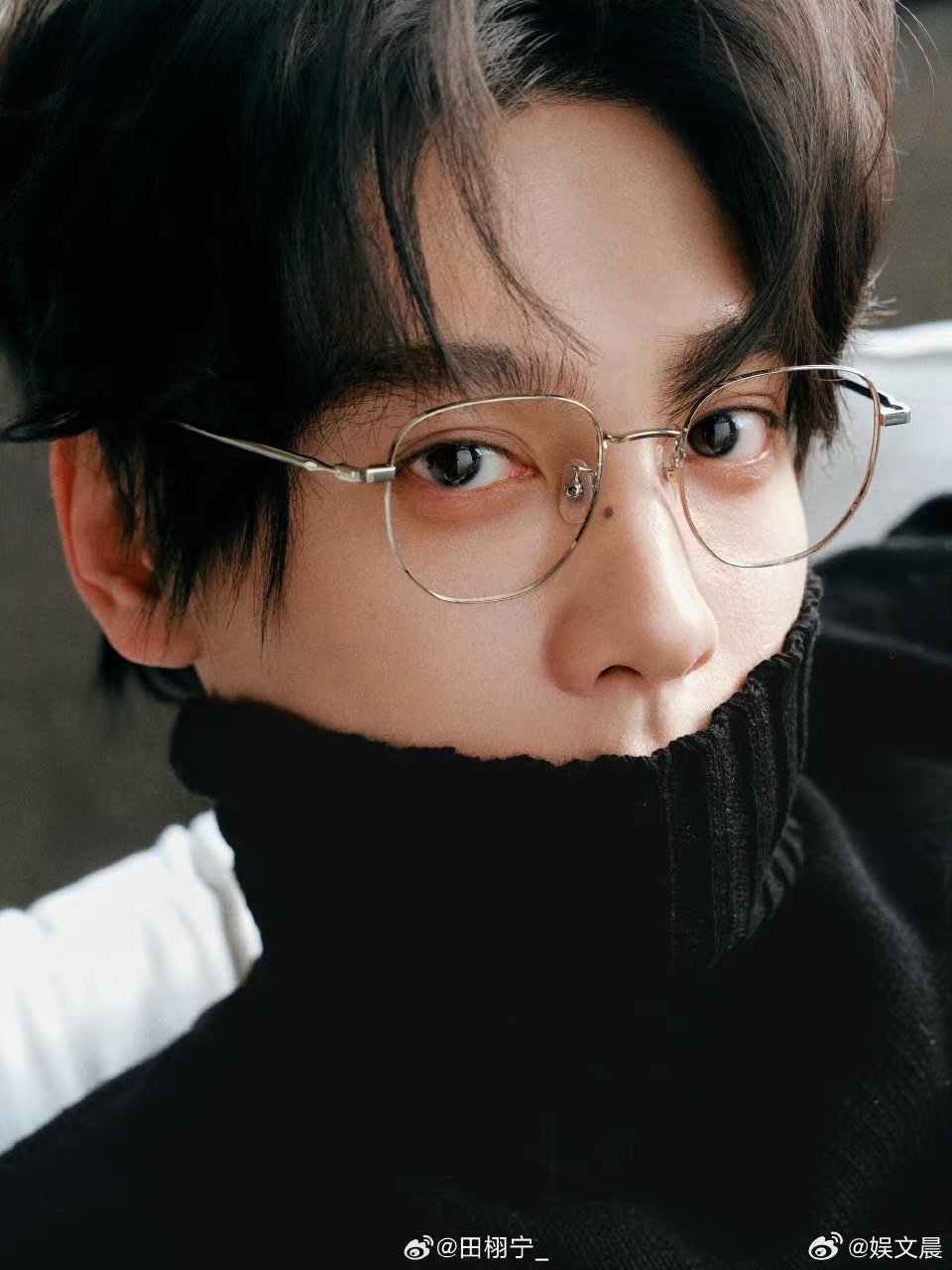 田栩宁才是顶级萌脸烧 一直以为田栩宁是高冷挂的，结果直播里萌脸转场直接让我沦陷，