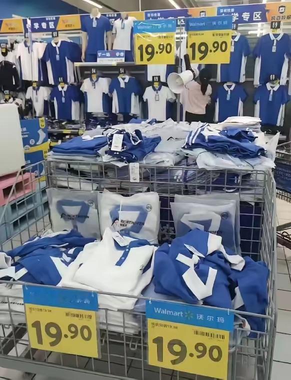 还是深圳老板们有办法，
怪不得他们有钱呢，
这脑子不服都不行，
他们连校服生意都