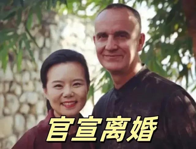 原来觉得龚琳娜和她老公属于不是一家人不进一家门的那种，现在觉得她老公忍了这么多年