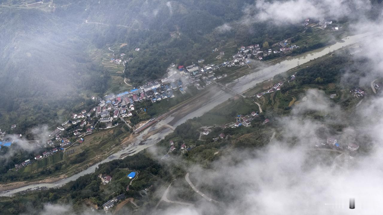 安徽潜山、岳西入选皖美宝藏小城岳西菖蒲溪沸