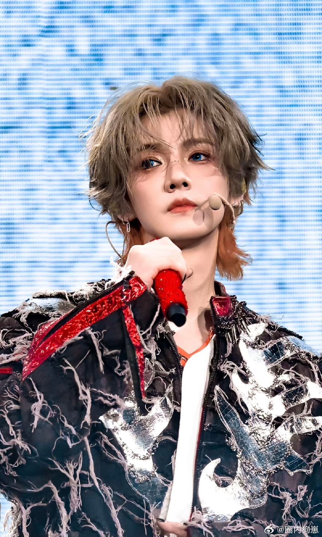 鹿晗LP专辑水敏纸封面好浪漫 鹿晗LP专辑水敏纸封面也太浪漫了！《四季》实体专用