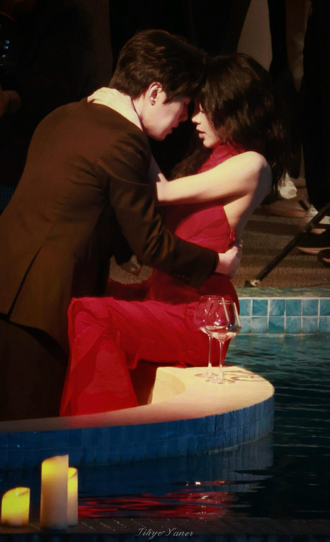 吻戏跟魅但亲的是我就好了谢可寅……🥵谢可寅红裙吻戏路透谢可寅方逸伦醉酒吻戏路透