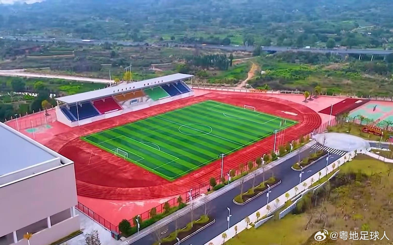 据说这是城市联赛某个城市的主场 