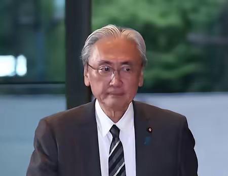 日本很难受

日本最近想跟中国缓和关系，说了不少好话。连驻巴西的大使都公开喊话，