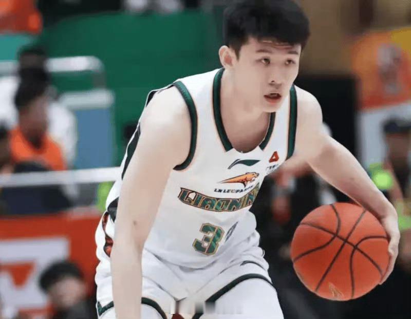 曝王岚嵚将加盟山东男篮三方交易尘埃落定，王岚嵚正式转会山东男篮，开启职业生涯新篇