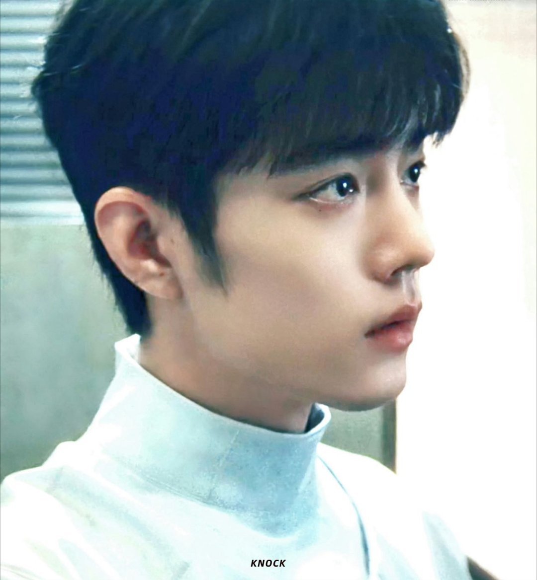 桃的新年物料里如果有肖战刘铮亮的《小城良方》我真的会开心到转圈，刘医生的设定太带