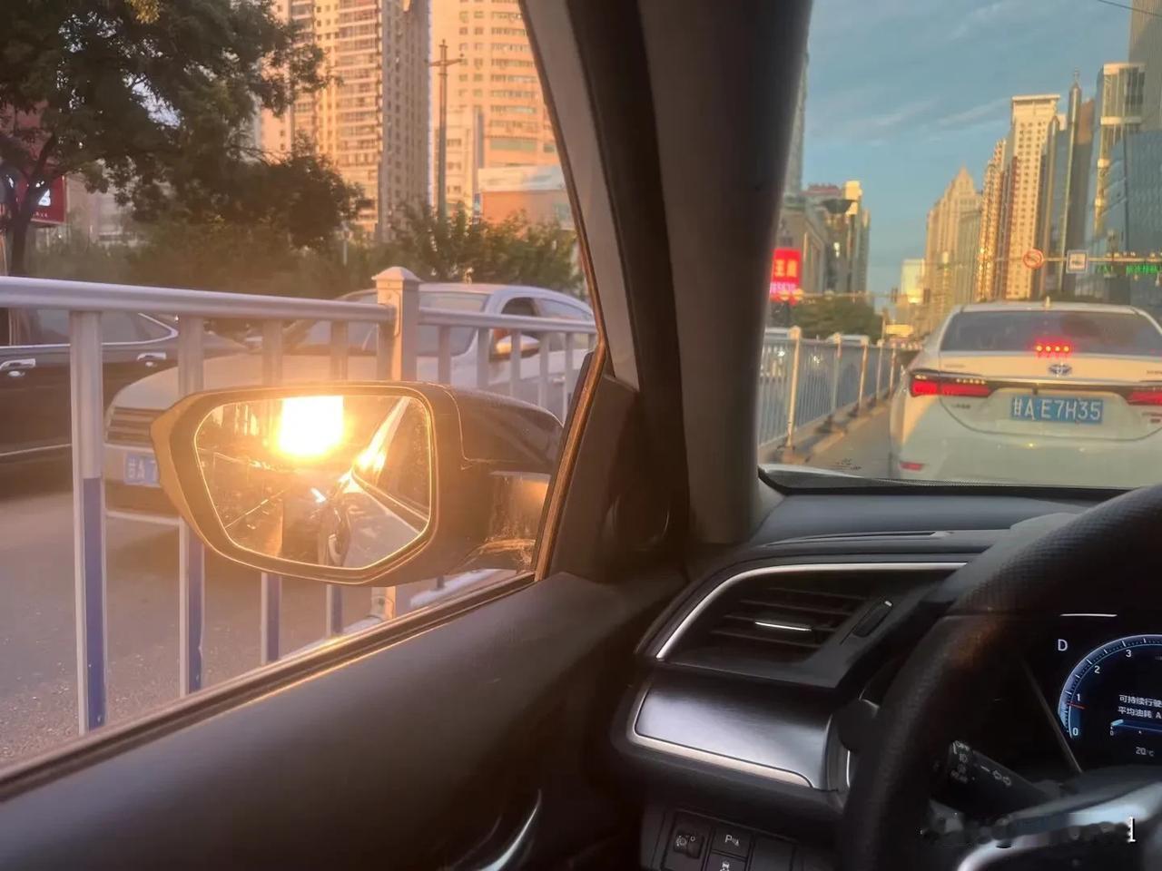 今天早上碰见79看上去像69的年轻人，听见有河南口音的人喊大姐，我以为喊谁呢，结