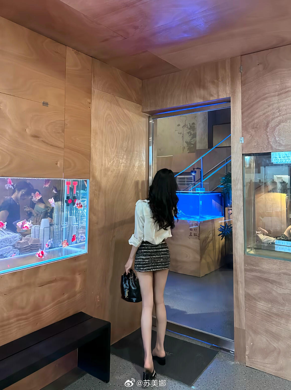 闺蜜这小身材，真是一个羡慕啊...  ​​​