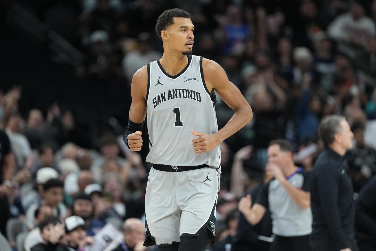 徐静雨：马刺引进哈登吧&福克斯+索汉够了 别浪费文班争冠窗口了12月28日讯 N