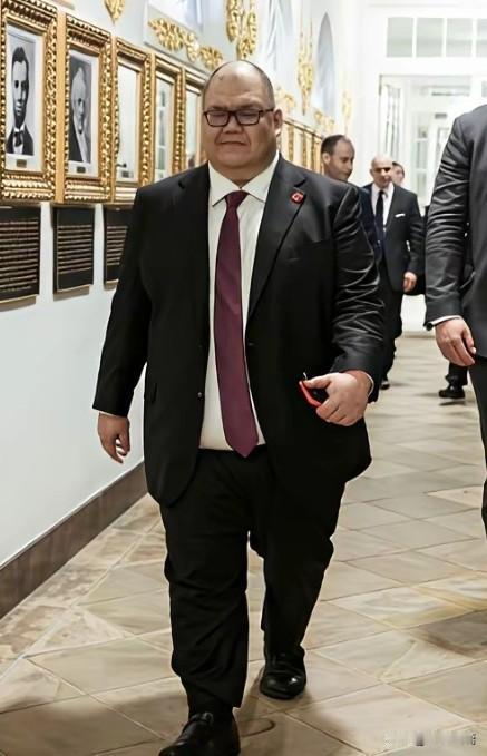 白宫华裔高管张振熙，出身普通移民家庭，身为白宫通讯主任，他掌管总统全部对外发声，