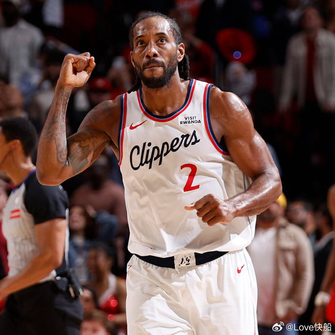 据 随队记者报道，科怀·伦纳德渴望带领快船夺冠，并表示球队不惧任何对手，无论对方