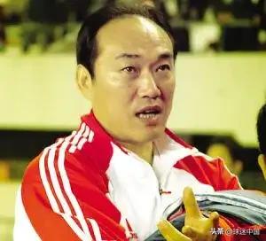 和多年来坊间猜测的大体不差，章建做局，先后6次送给主管裁判的足协官员张建强共计6