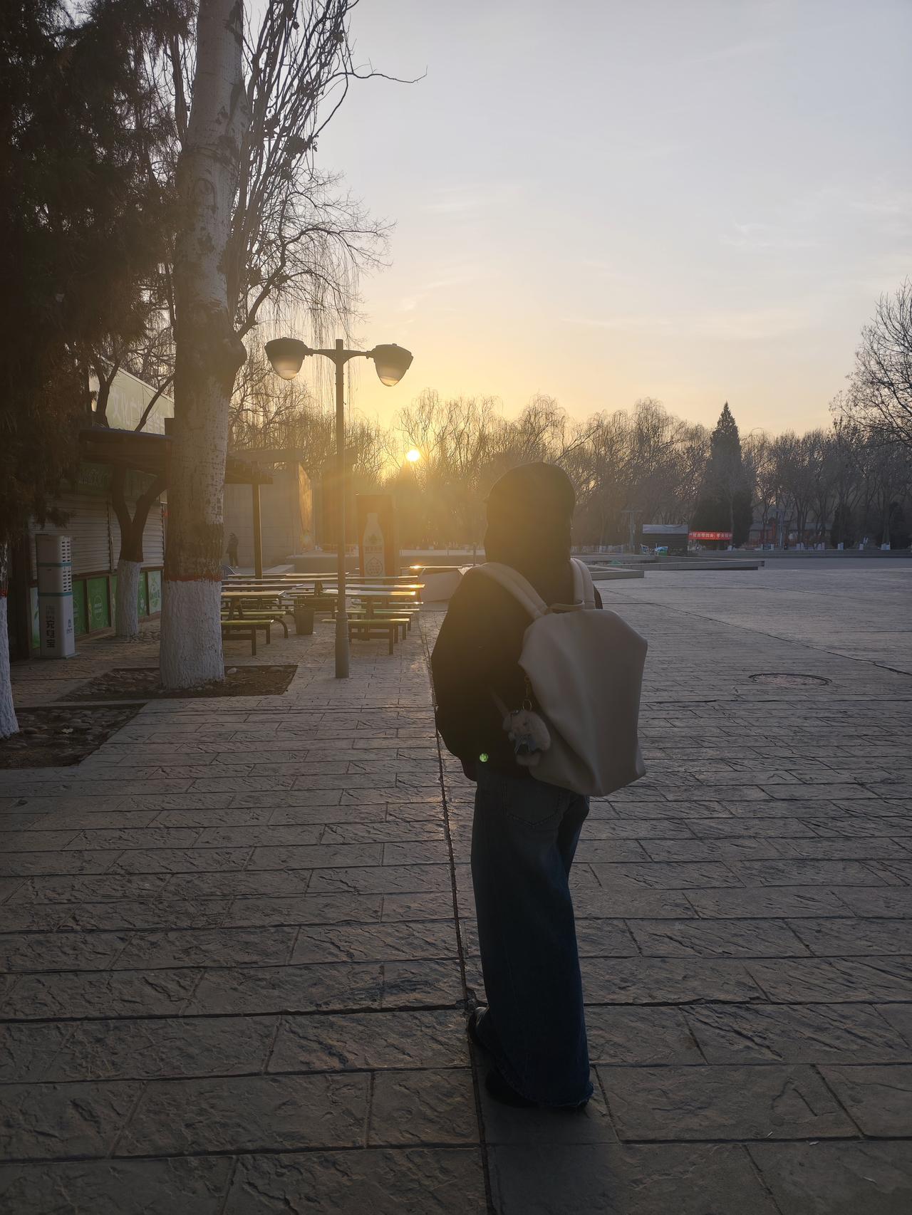 很多人都喜欢攀比，无论什么都要拿出来跟别人比较，从来都不在乎自己内心世界到底需要