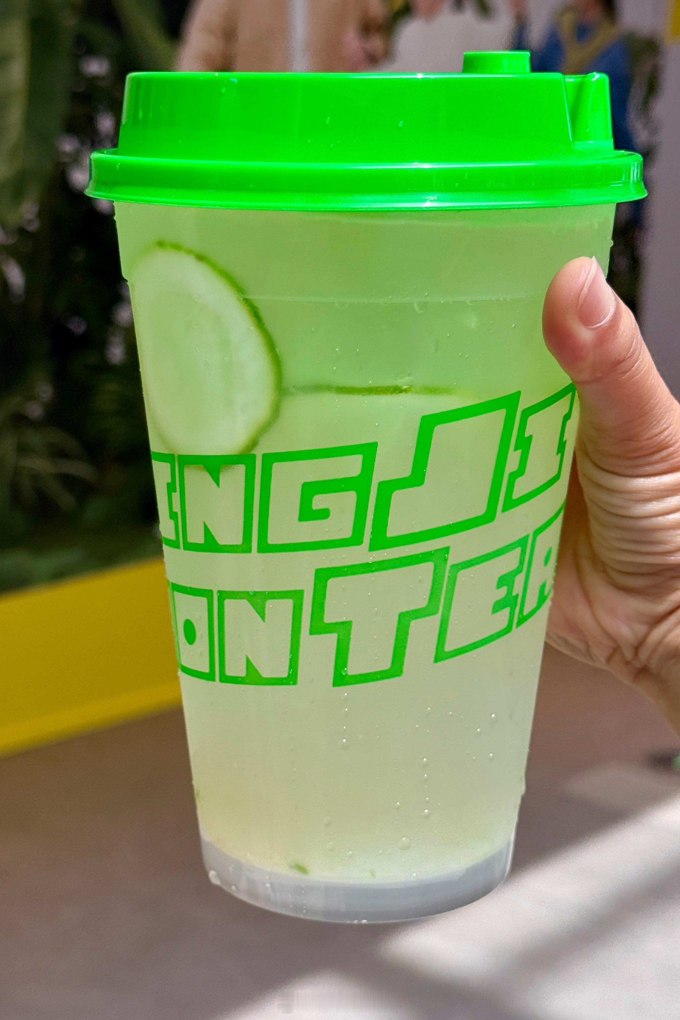 柠季这个真的很好喝很清爽，今天整了个超大杯🍋 
