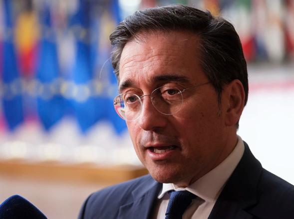 炸了炸了，西班牙突然宣布，要重新打开驻伊朗的使馆，态度硬得不行，以色列当场就急眼