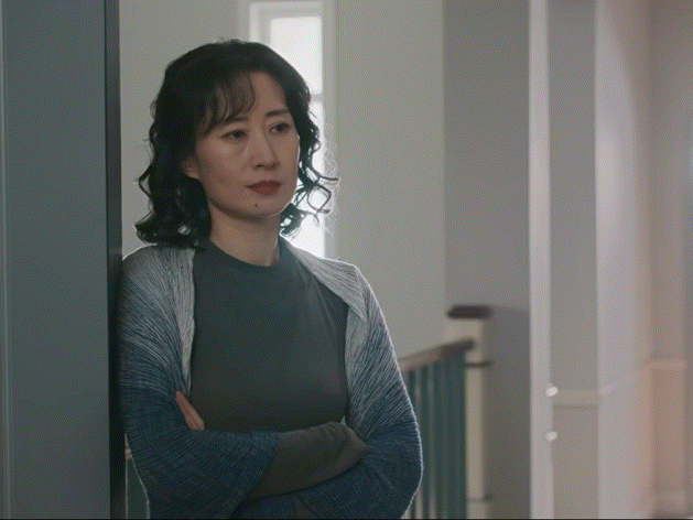 刘敏涛上一个这么恨的还是容嬷嬷刘敏涛眼皮一翻就切号 刘敏涛一个眼神就能让人后背发