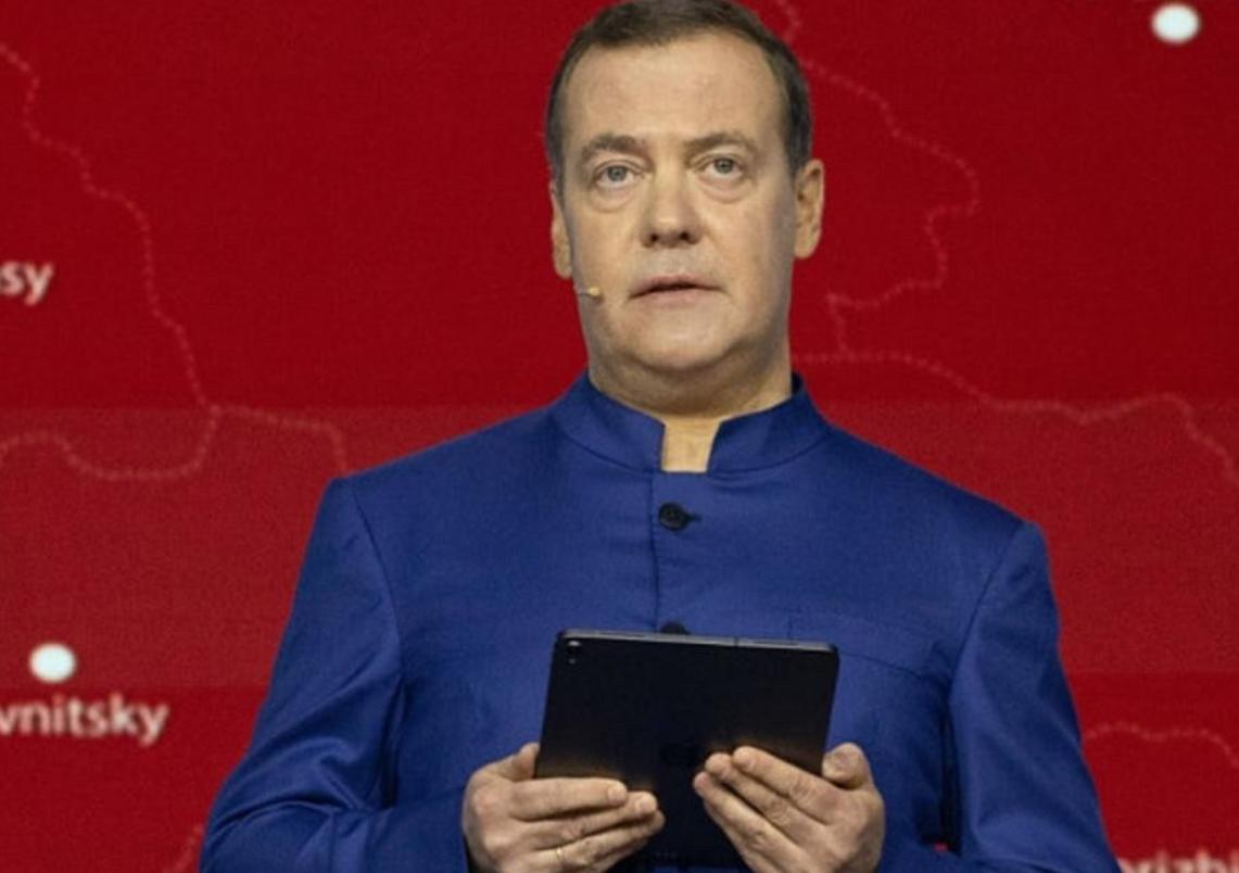 俄罗斯联邦安全会议副主席梅德韦杰夫在《专家》杂志刊文称，美国有能力控制重大流行病