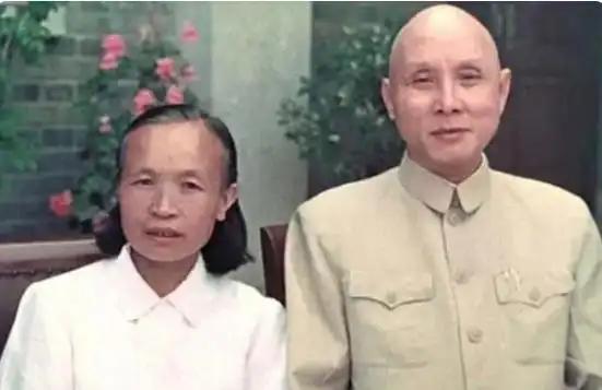邓子恢不仅是老一代革命家，也是比较务实的农业专家。上世纪50年代他就担任中央农村