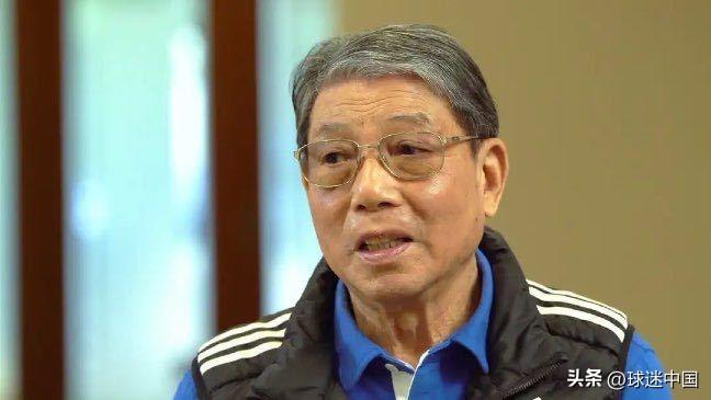 1996年南北明星对抗赛期间，徐根宝和他心爱的桑塔纳，回到了阔别多年的故乡上海。