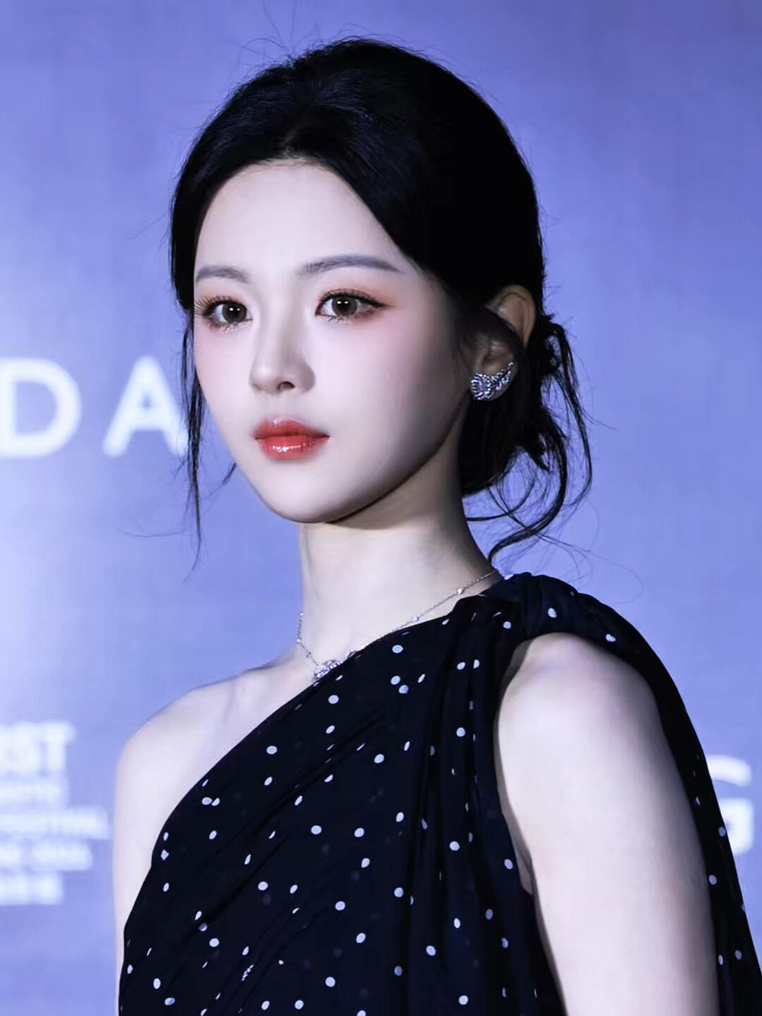 女神降临杨超越 ​​​