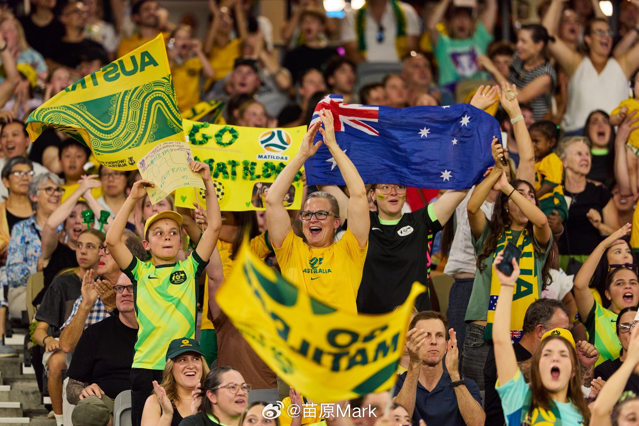 女足亚洲杯 35170人，没破纪录哎