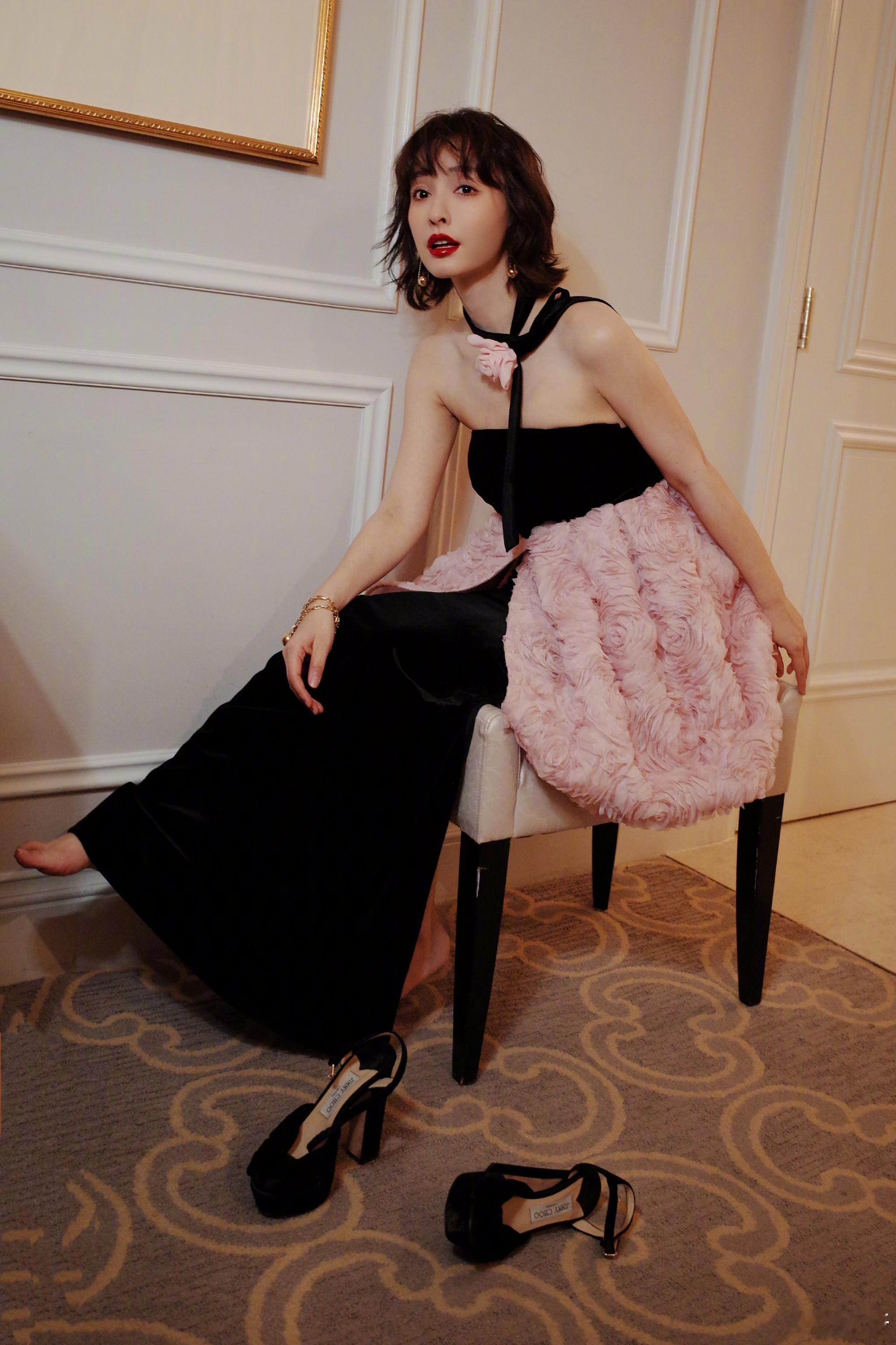 何炅吴昕 嗑不了一点  嗑友情时手不抖，磕cp却像在挑战自己的人生极限！  