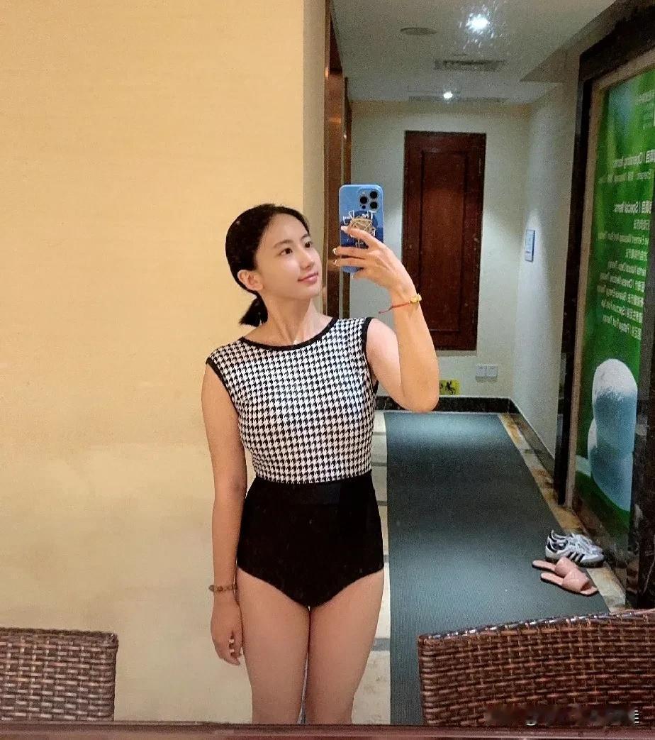 #性感翘臀完美身材#小妹妹身材不错#好身材私# #身材美得耀眼# #完美无瑕的身