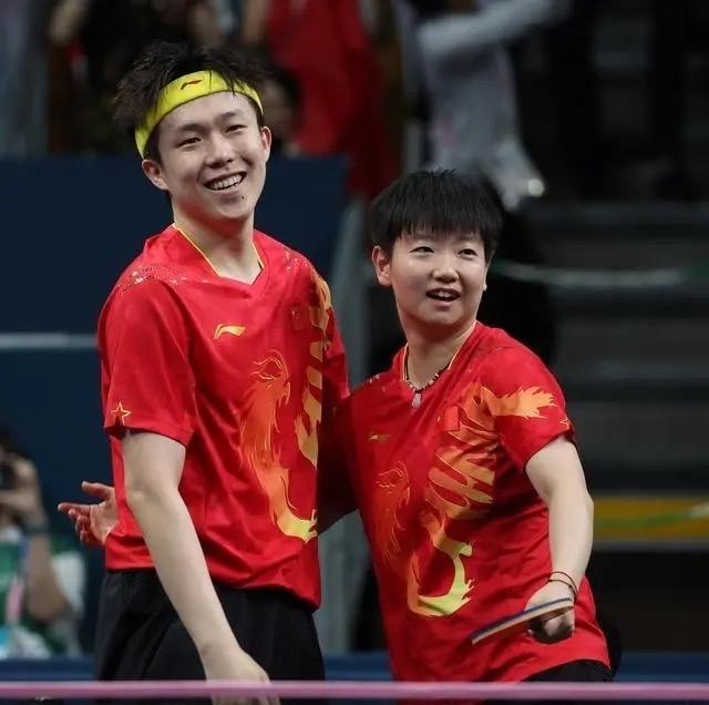 国乒现役五对混双组合，你最喜欢哪对：

1，孙颖莎/王楚钦（莎头组合）
——国乒