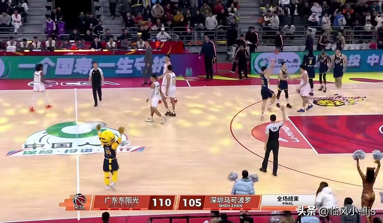 新赛季，CBA联赛里，有些解说员的表现真让人一言难尽，隔着屏幕真想一巴掌儿呼死他