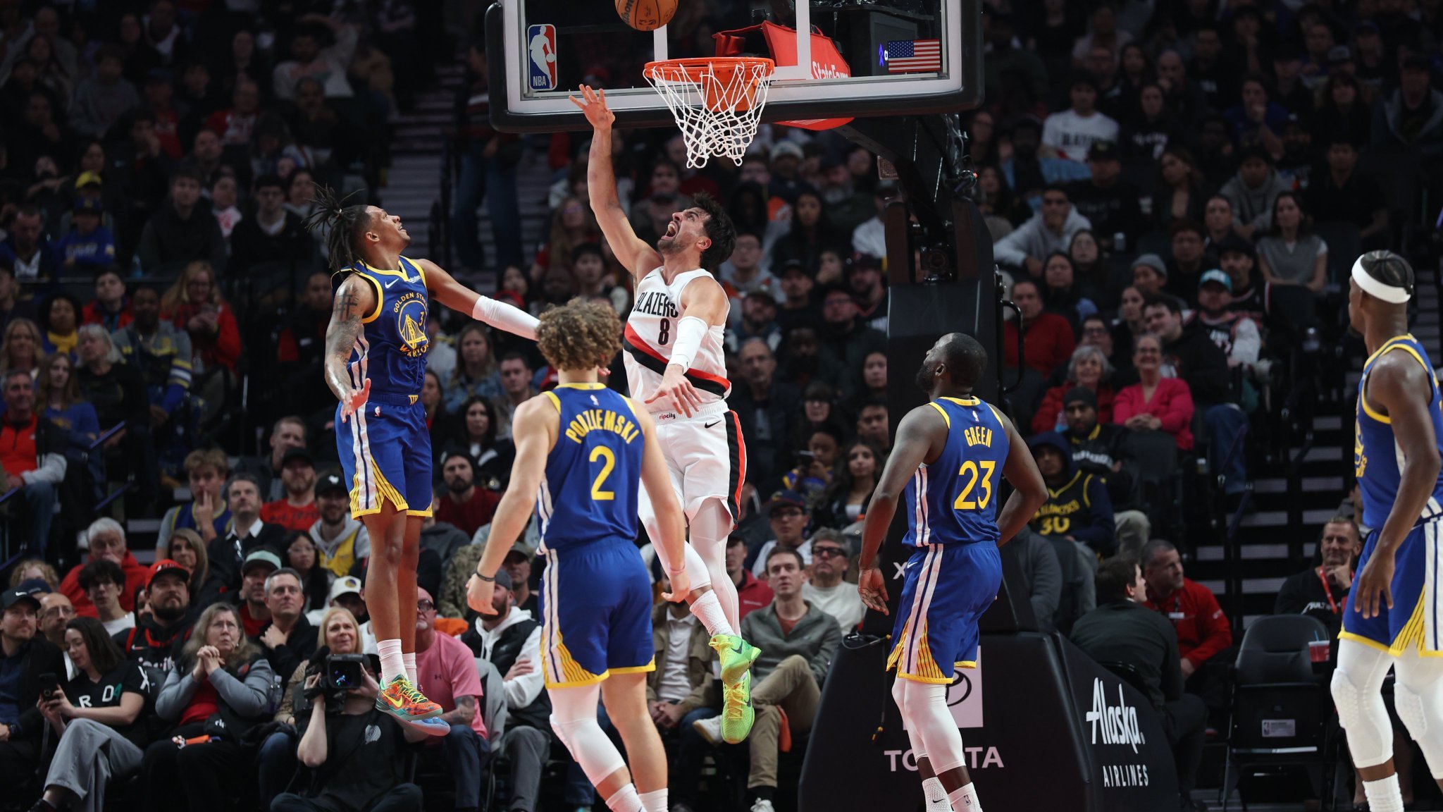 理查德谈到与库里、巴特勒、追梦和霍福德在同一支球队打球：“我从小就看着他们打球。