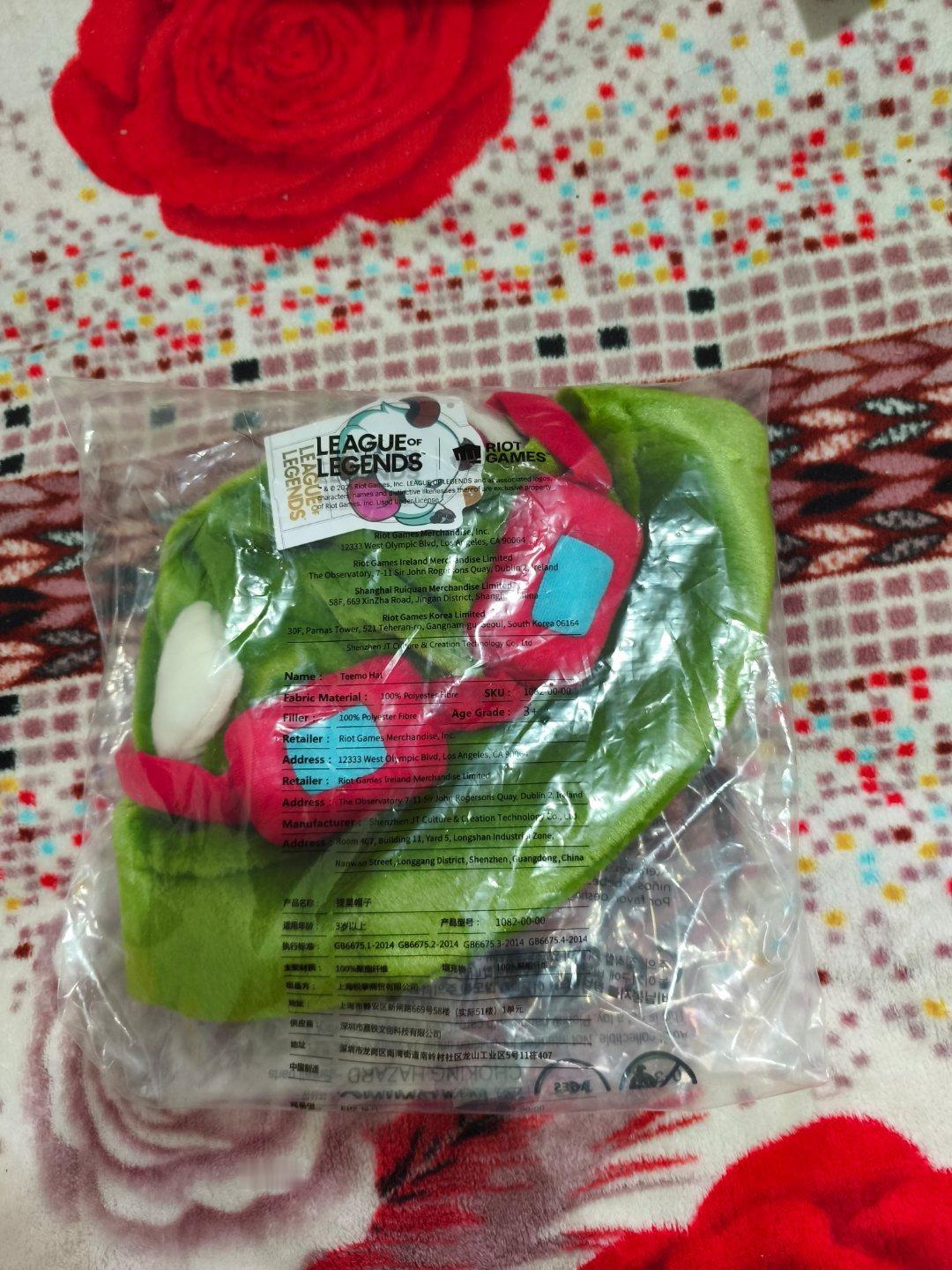 感谢老板的提莫帽，还加送了安妮卡和书签 