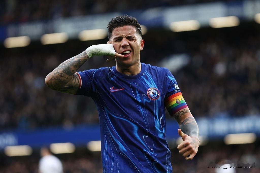 全场战报 | 切尔西 3-0 阿斯顿维拉

第6分钟，库库雷利亚左路横敲送门前，