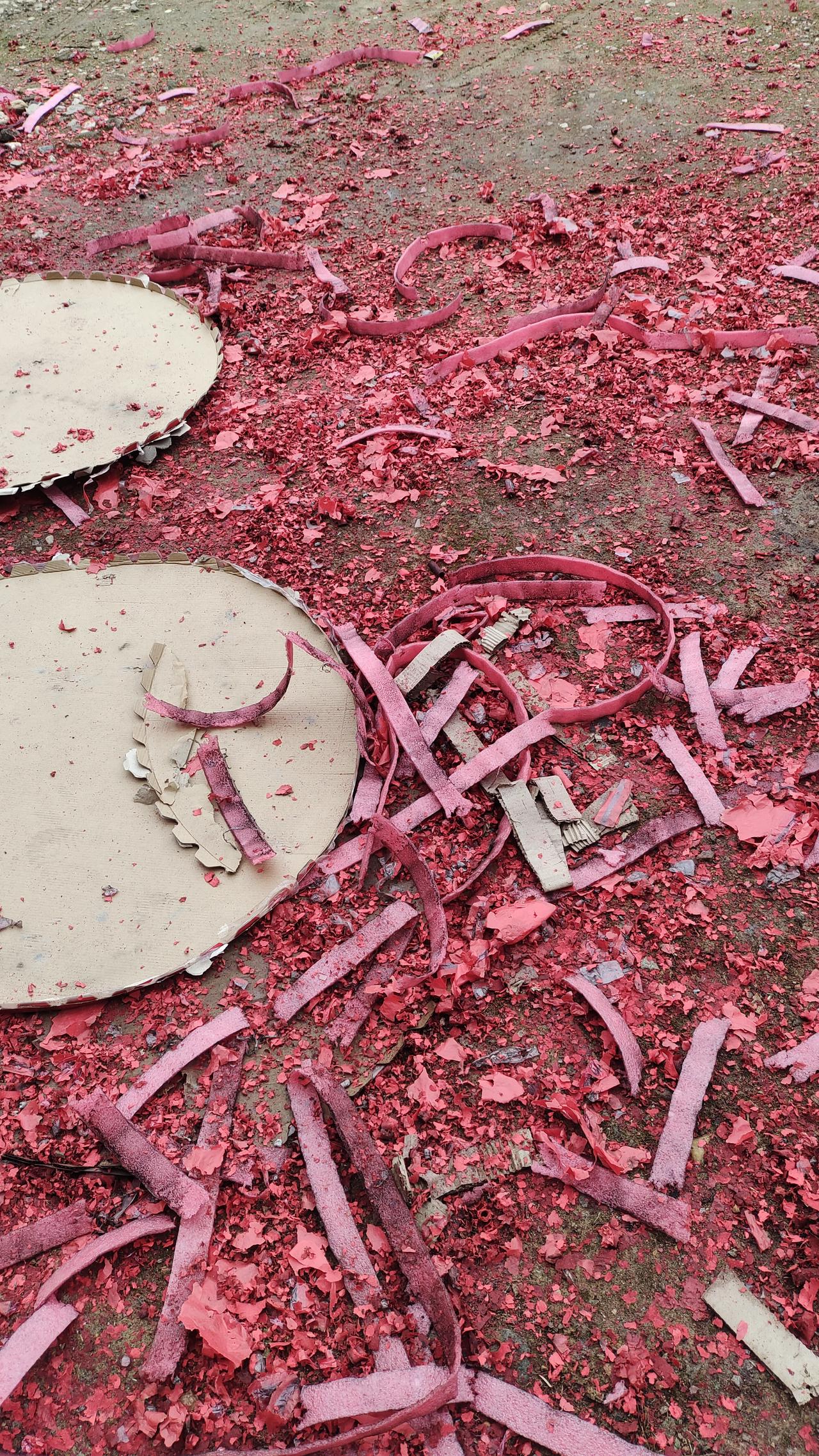 只有乡下才能如此放肆点火放炮