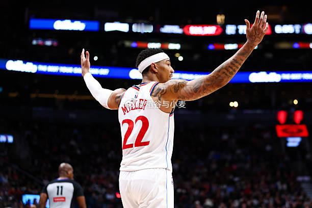 卢指导啊，赛季开始时候乔丹-米勒一场不用，这次打猛龙直接干到45分45秒。而且米