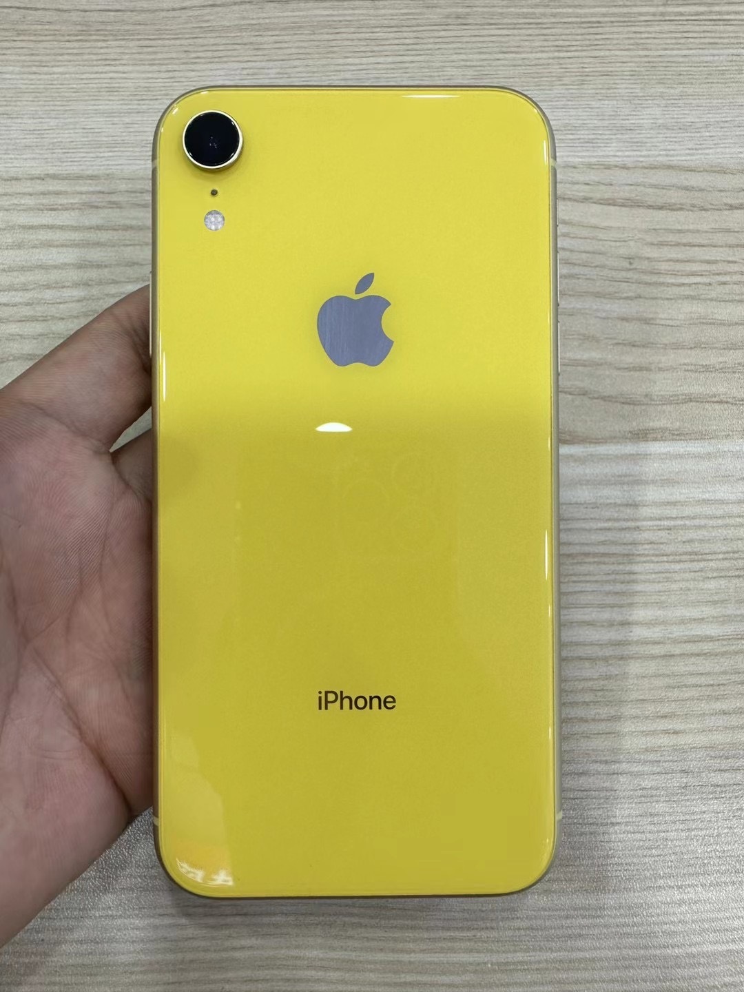 怕你再给你们看一眼iPhone XR的大黑边[并不简单]当年都吐槽能停航母，降价