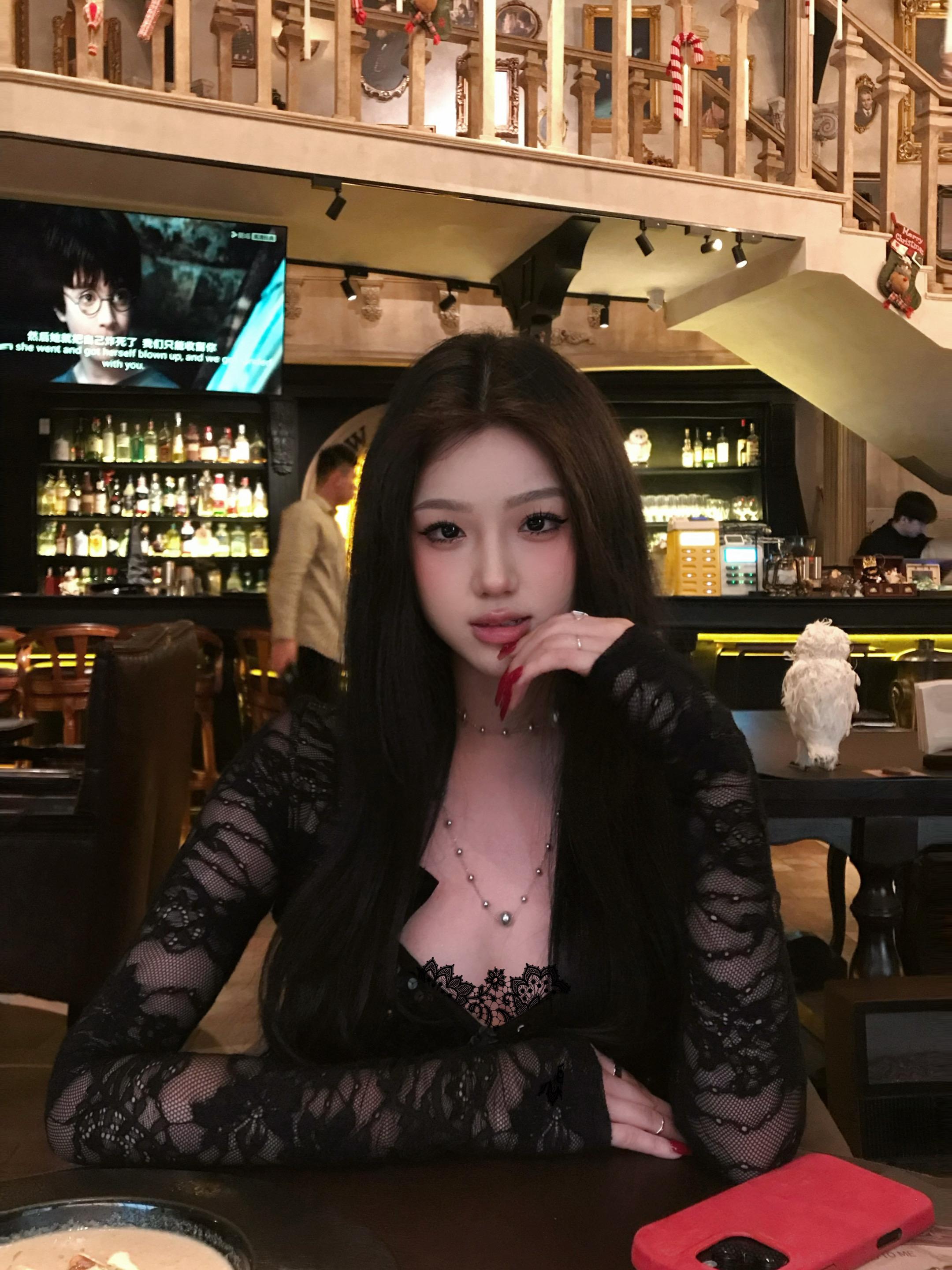 一阵强劲的音乐袭来