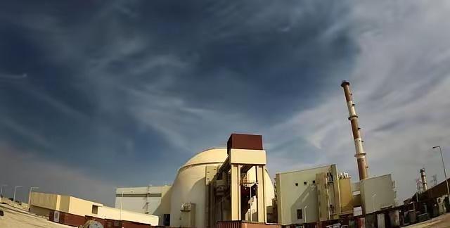 美国和以色列这次算是犯下了大错，对伊朗布什尔核电站的轰炸，直接激怒了俄罗斯！
