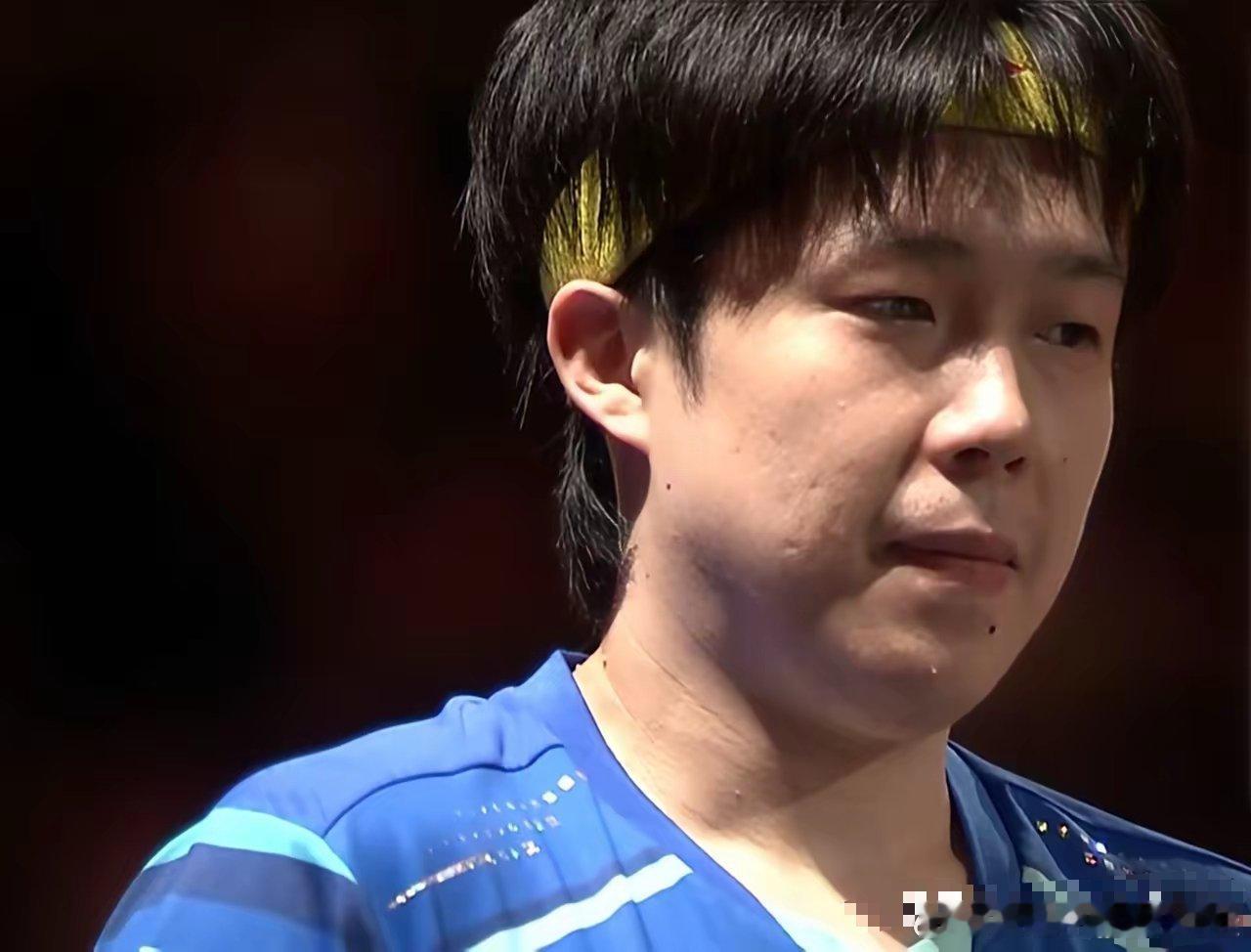 王楚钦又输了，看来红色队服运气好。今天国乒对阵德国，混双先输一局，女单莎莎3-0