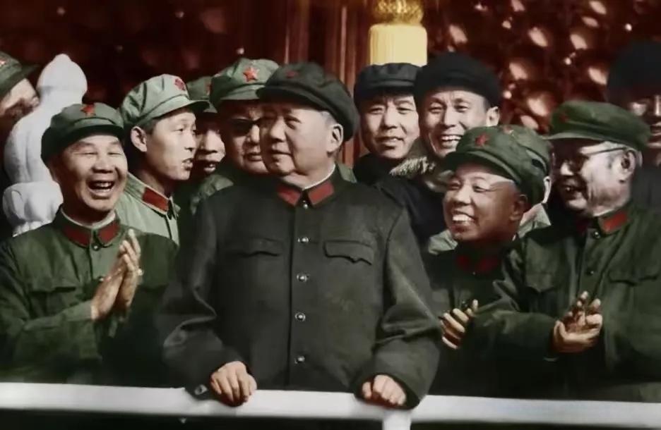 毛主席是近代以来中国伟大的爱国者和民族英雄。毛主席的领袖地位是在中国革命的实践中