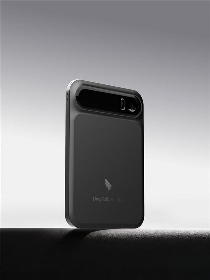钉钉发布 A1 Pro 充电宝版录音卡:内置 2980mAh 电池售 1299 元