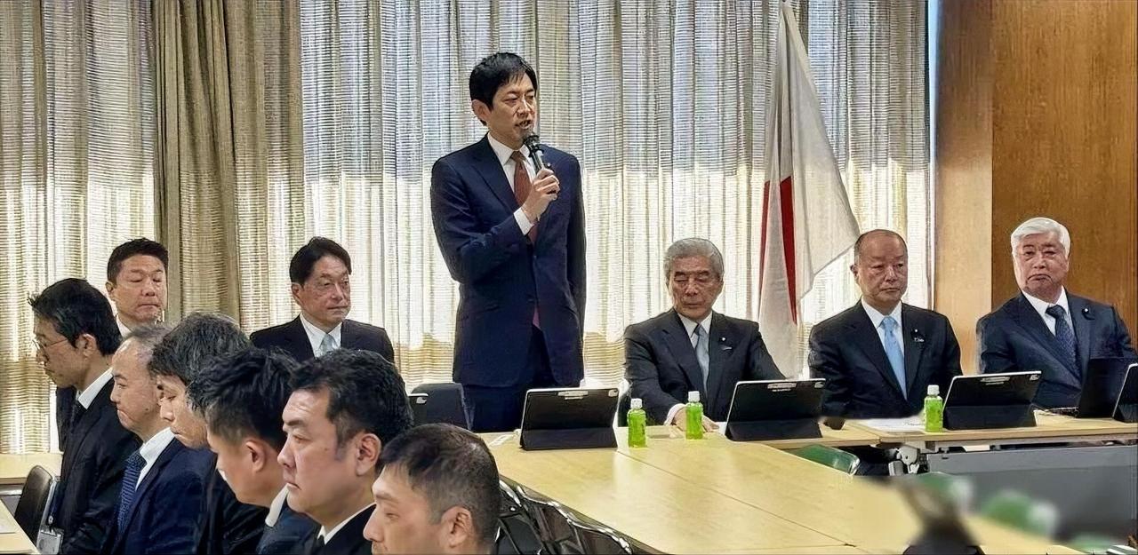 高市被喊辞职，日媒预言悲剧结局，中方下重手，直接打向日本七寸！


2025年1